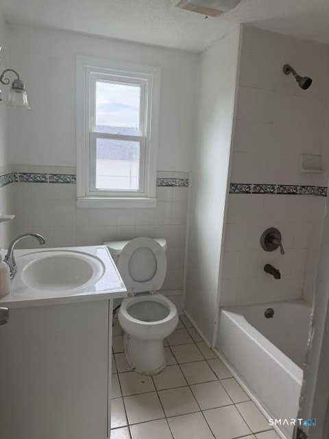 1403 Boston Ave - Photo 2 of 7