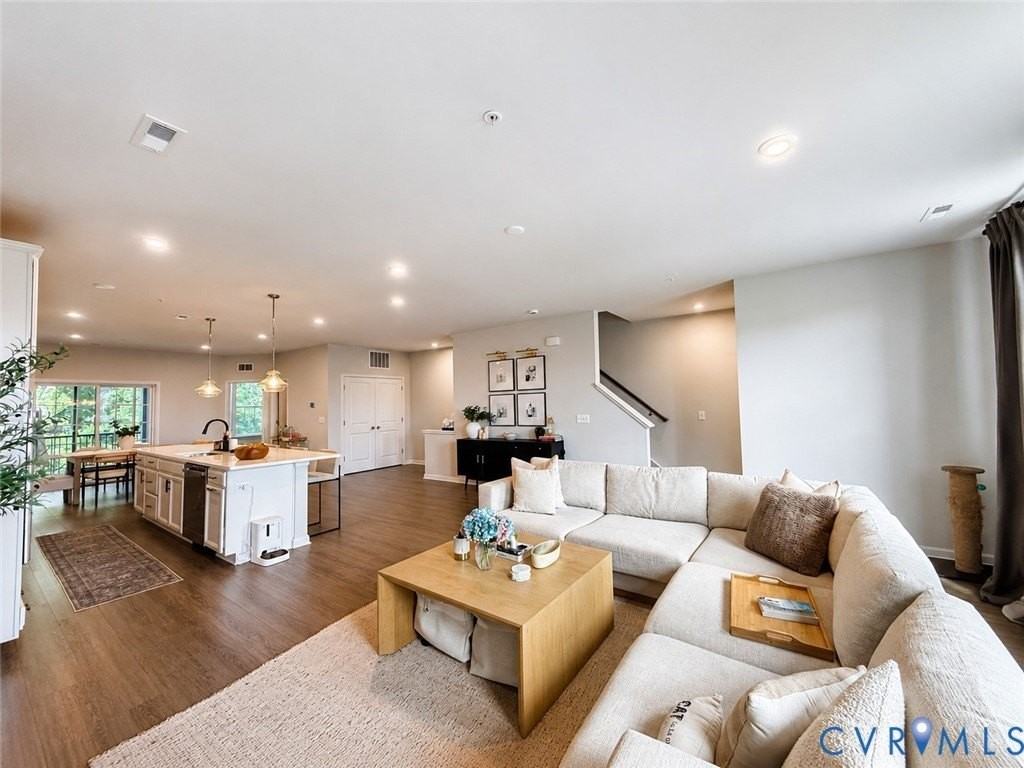 13329 Coalfield Station Ln - Photo 4 of 31