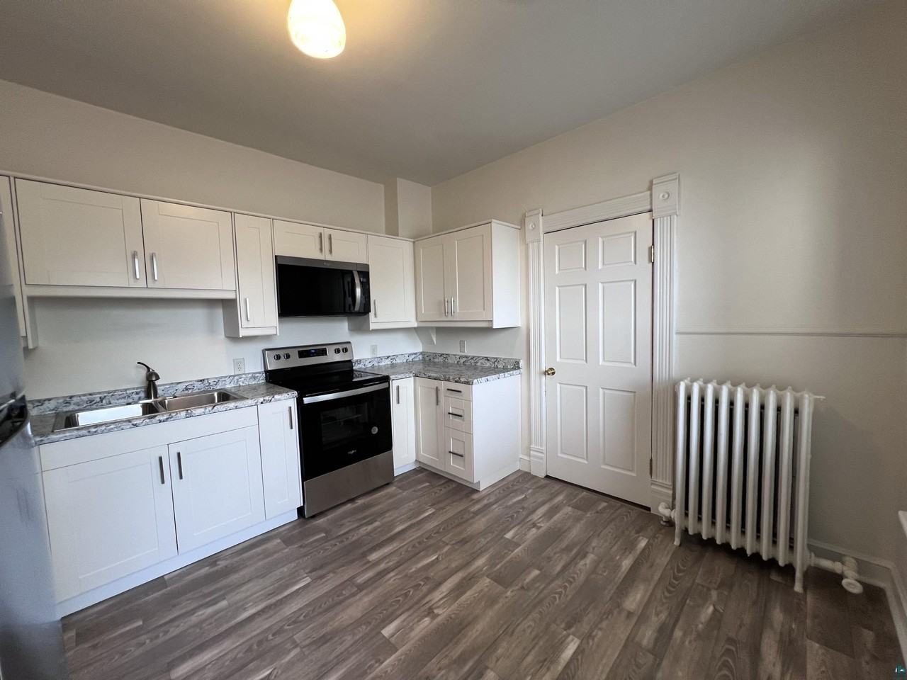 1709 John Ave - Photo 2 of 12