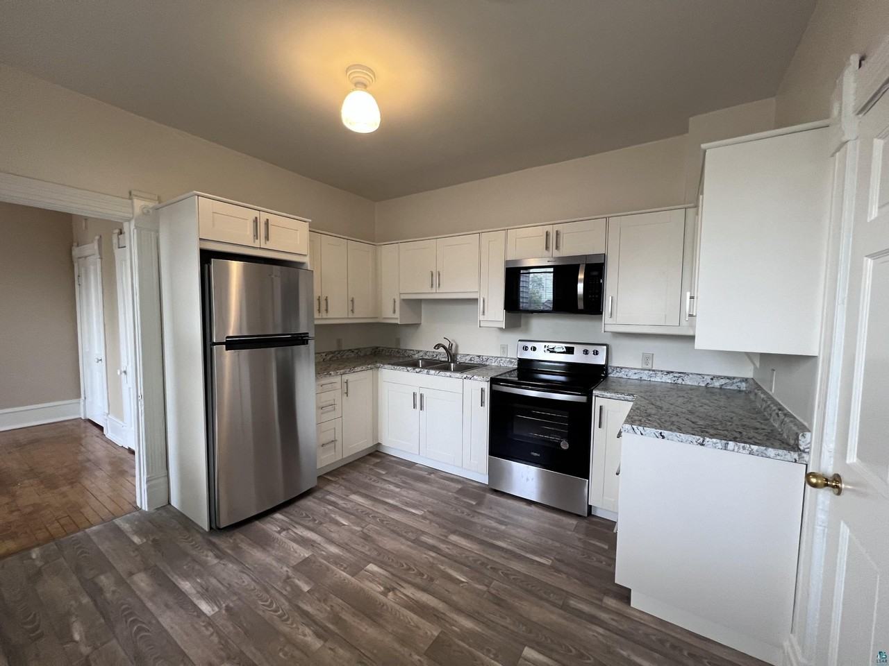 1709 John Ave - Photo 3 of 12
