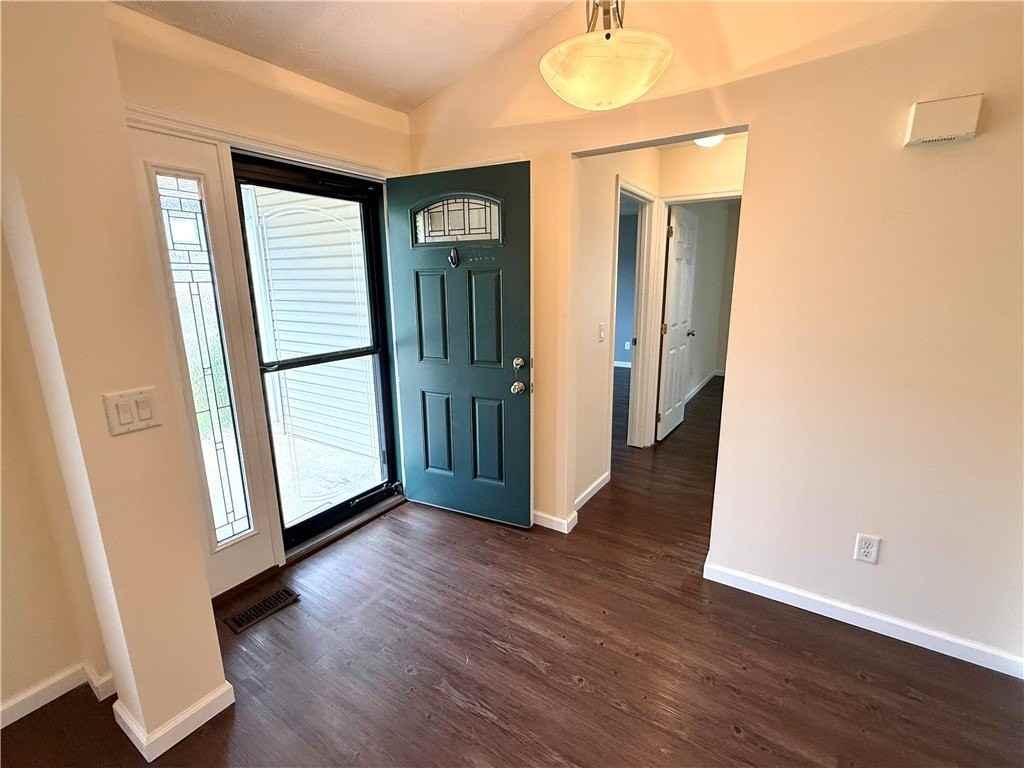 10029 Village Tree Ct - Photo 3 of 26