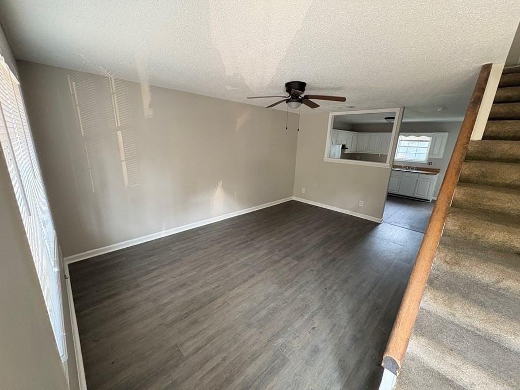 526 Whitener Dr - Photo 5 of 17
