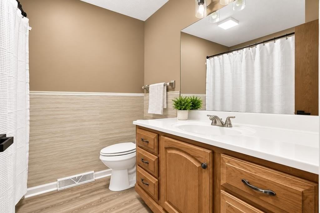 129 Hillwood Dr - Photo 4 of 7