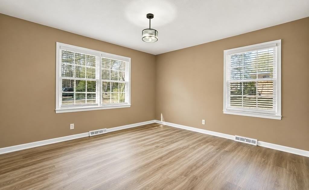 129 Hillwood Dr - Photo 5 of 7