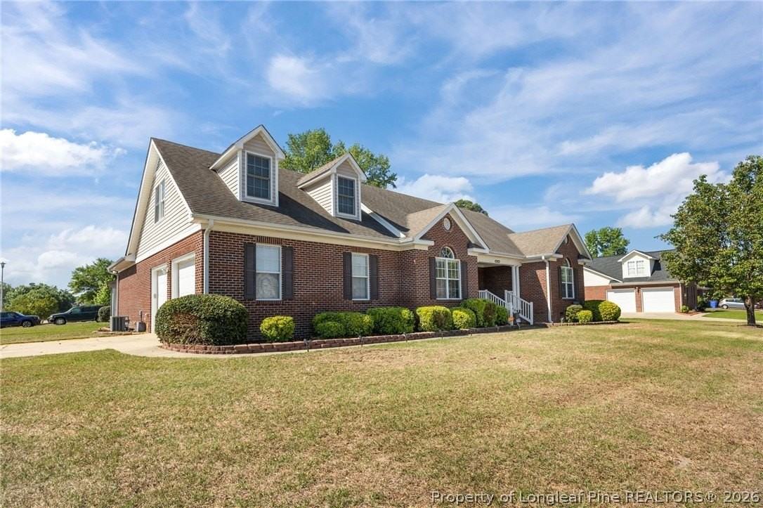 3805 Sunchase Dr - Photo 3 of 48