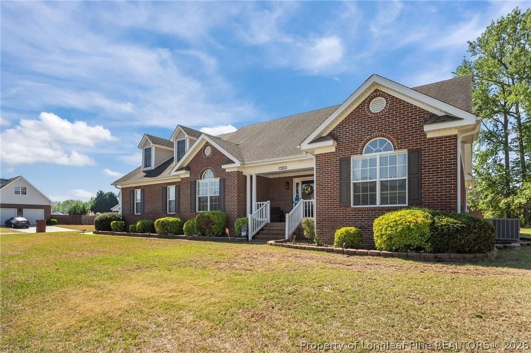 3805 Sunchase Dr - Photo 4 of 48