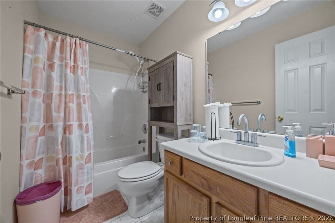 3805 Sunchase Dr - Photo 7 of 48