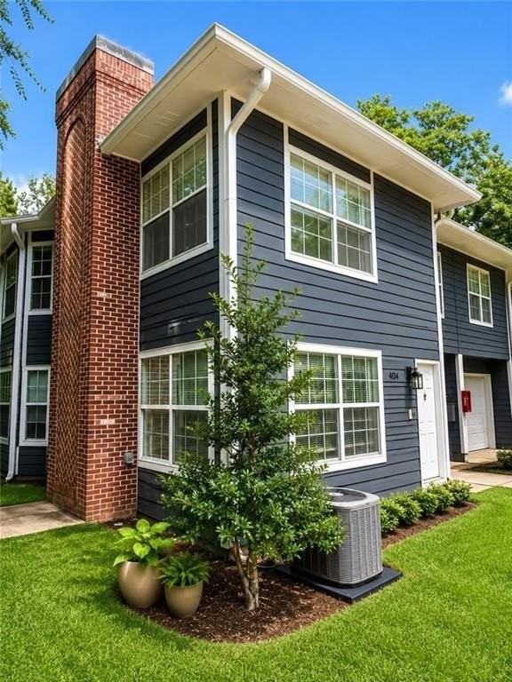 1006 Heathmoor Ct - Photo 2 of 7