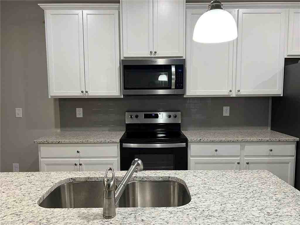 5348 Fox Hill Ln - Photo 6 of 26