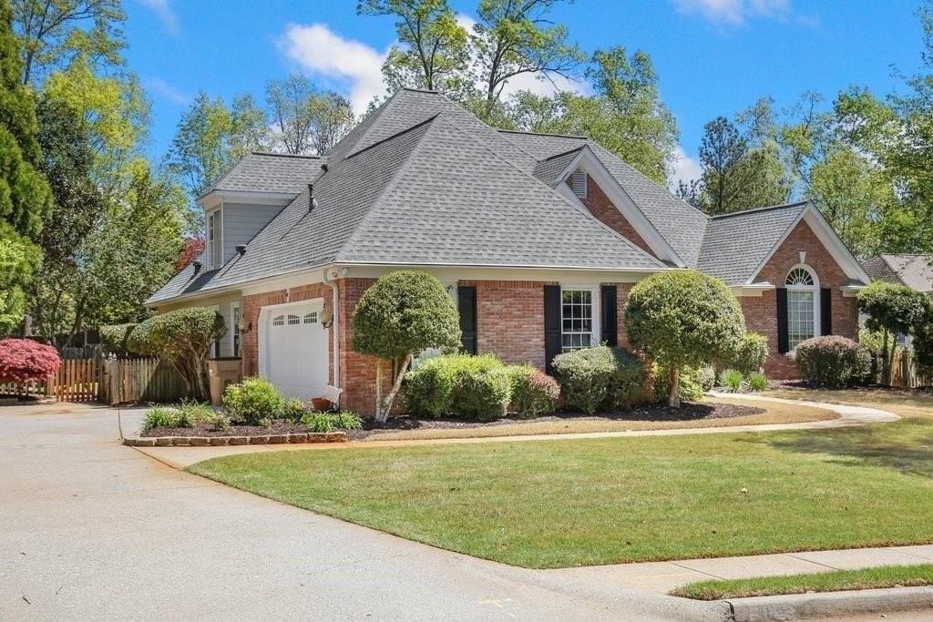 4009 Treemont Ln - Photo 2 of 40
