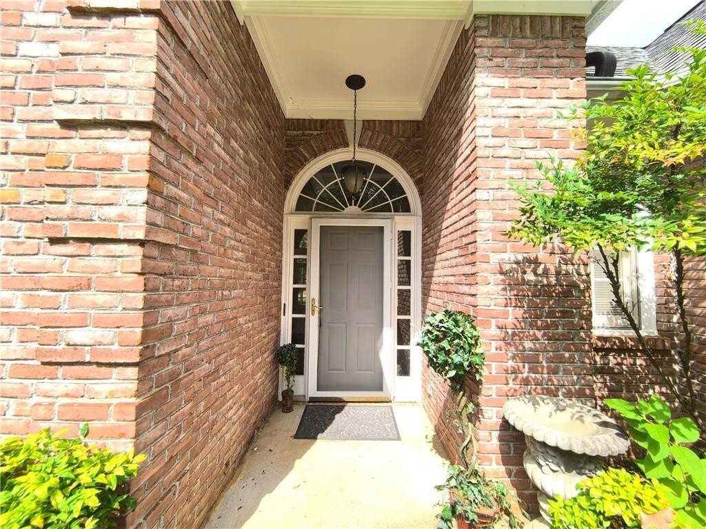 4009 Treemont Ln - Photo 3 of 40