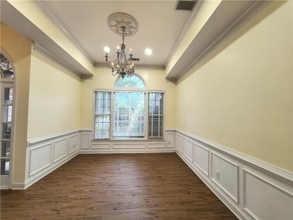 4009 Treemont Ln - Photo 7 of 40