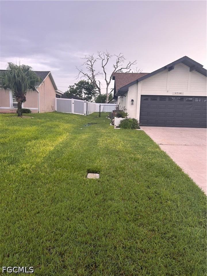1716 Se 6th St - Photo 5 of 41