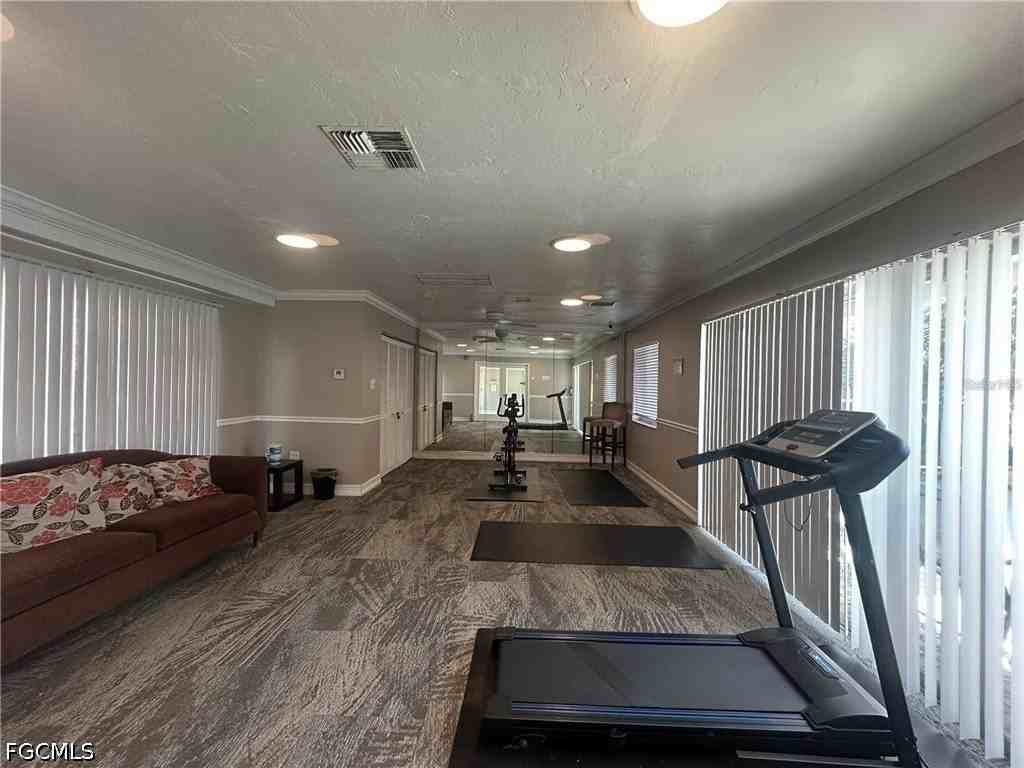 1830 Maravilla Ave #202 - Photo 5 of 21