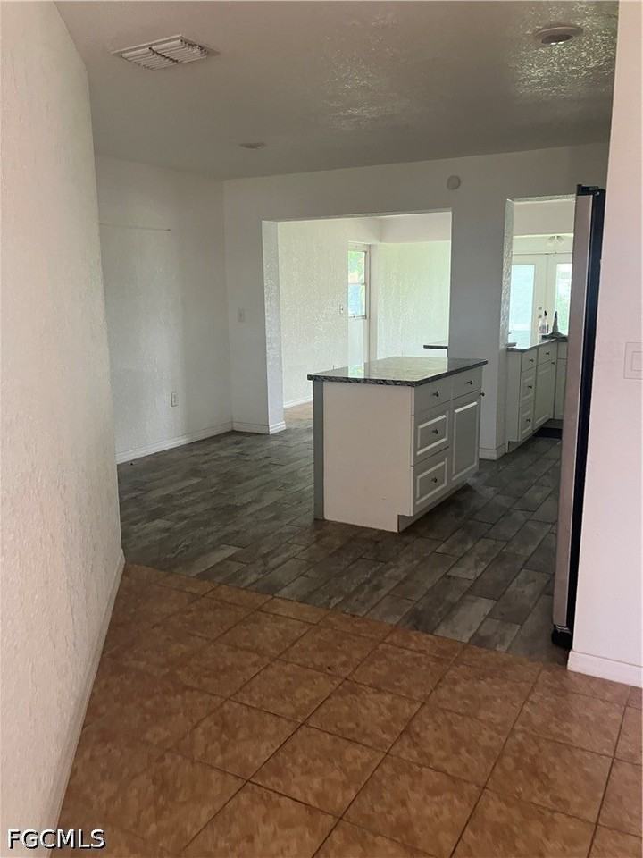 3923 Se 12th Ave - Photo 3 of 9