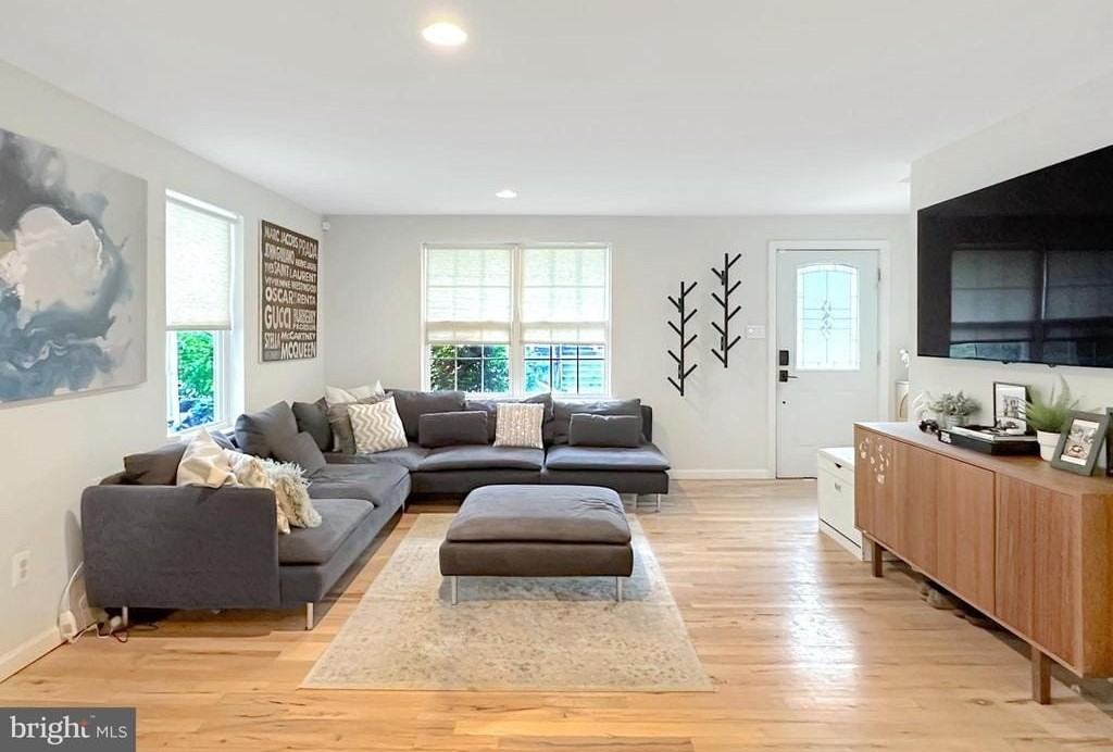 717 Brook St - Photo 6 of 26