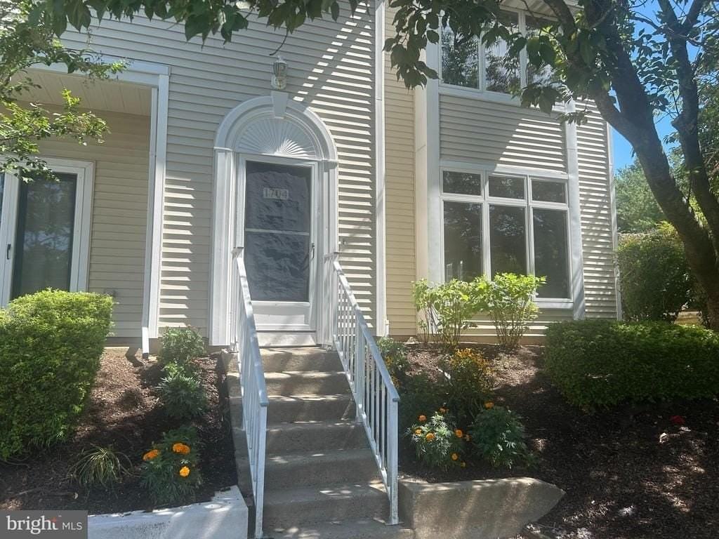 1704 Naomis Ct - Photo 2 of 19