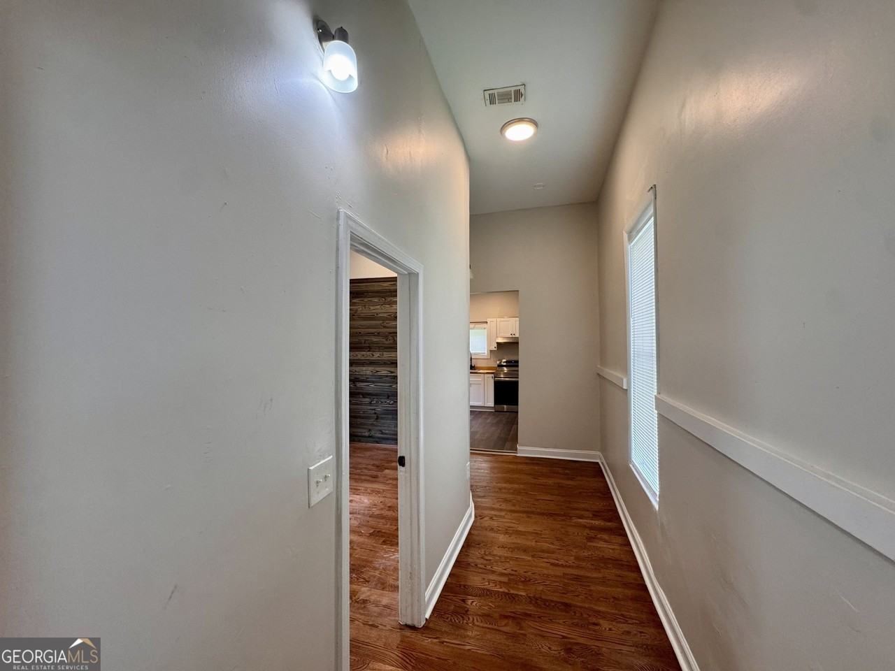 957 Coleman St Sw - Photo 4 of 11