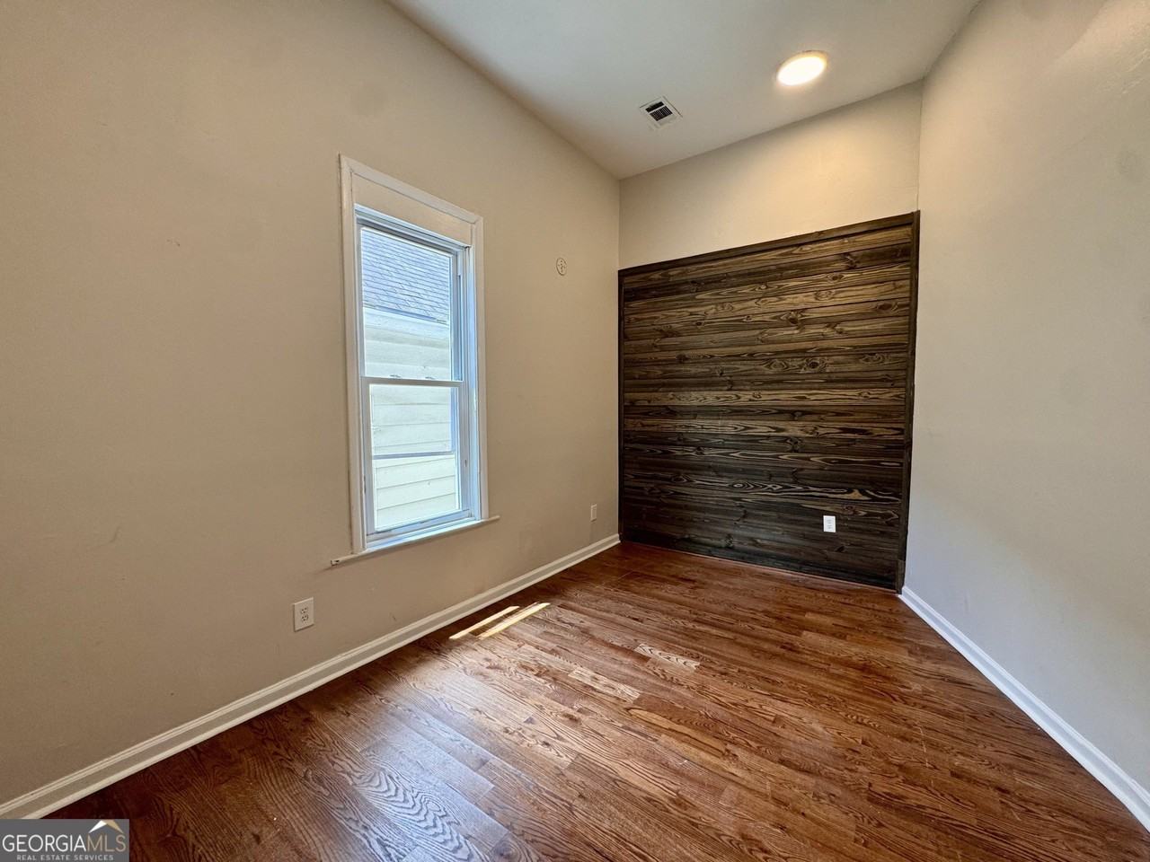 957 Coleman St Sw - Photo 5 of 11