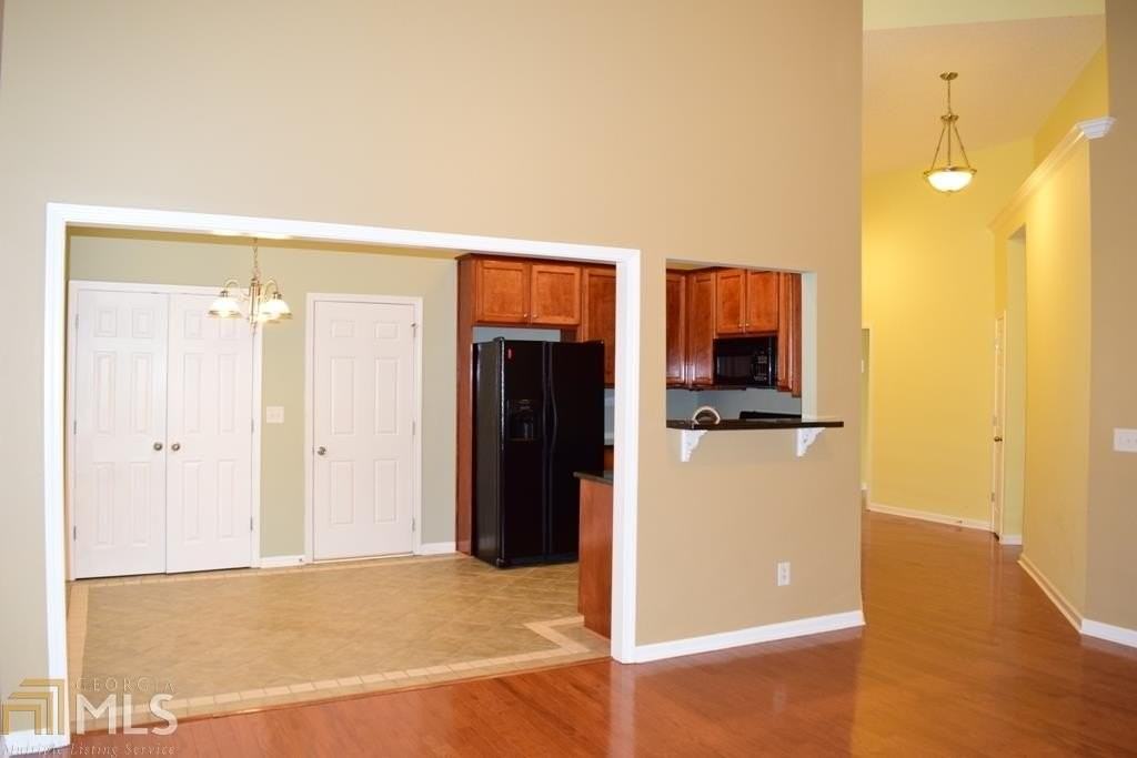 35 Bedford Park Dr - Photo 5 of 29