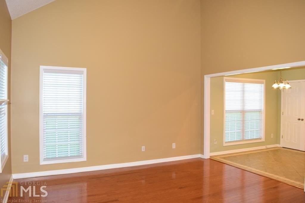 35 Bedford Park Dr - Photo 6 of 29