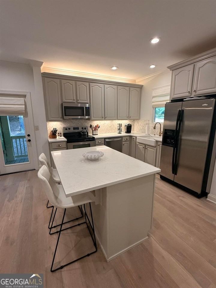 1140 Starboard Dr - Photo 3 of 27