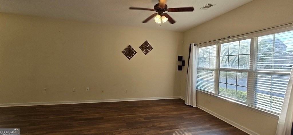 5472 Festival Ave - Photo 7 of 44