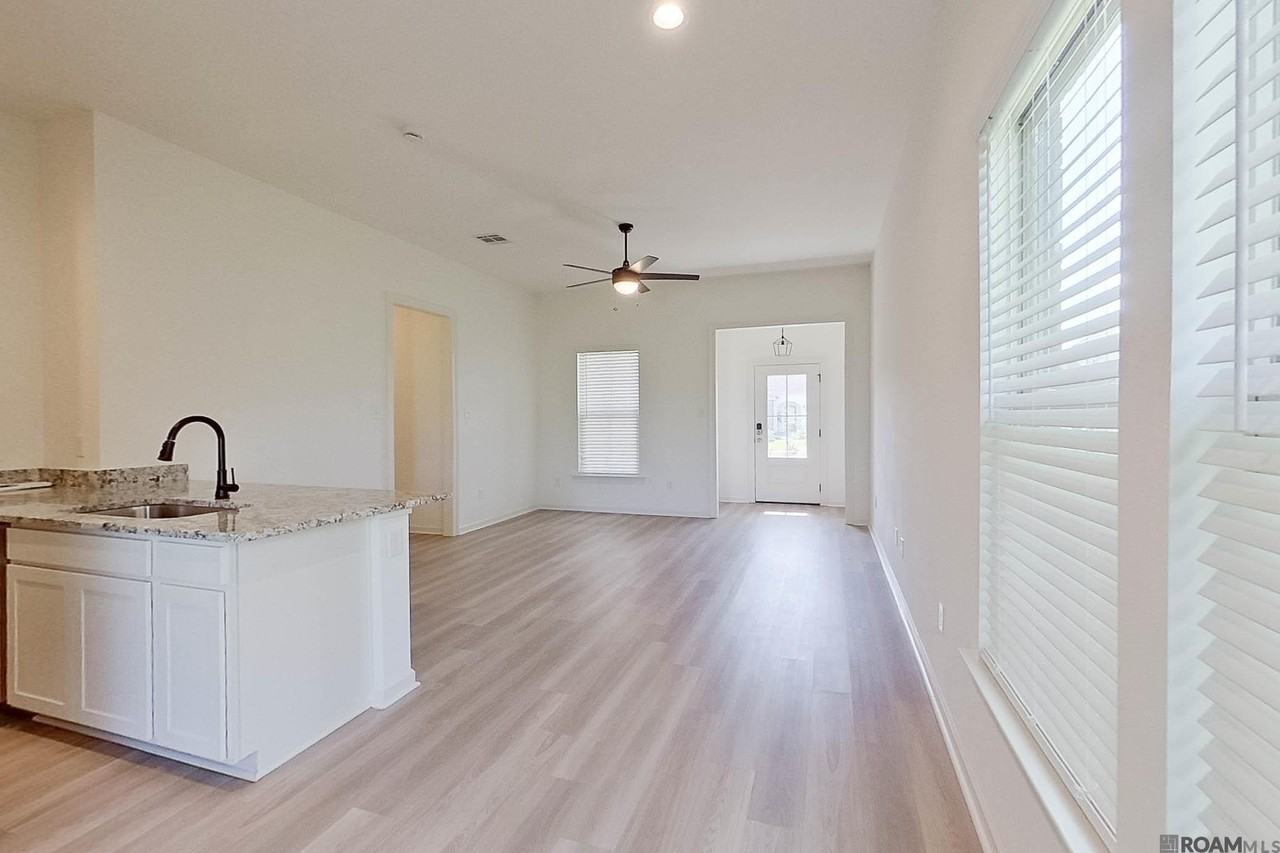 215 Peppercorn Way - Photo 6 of 26