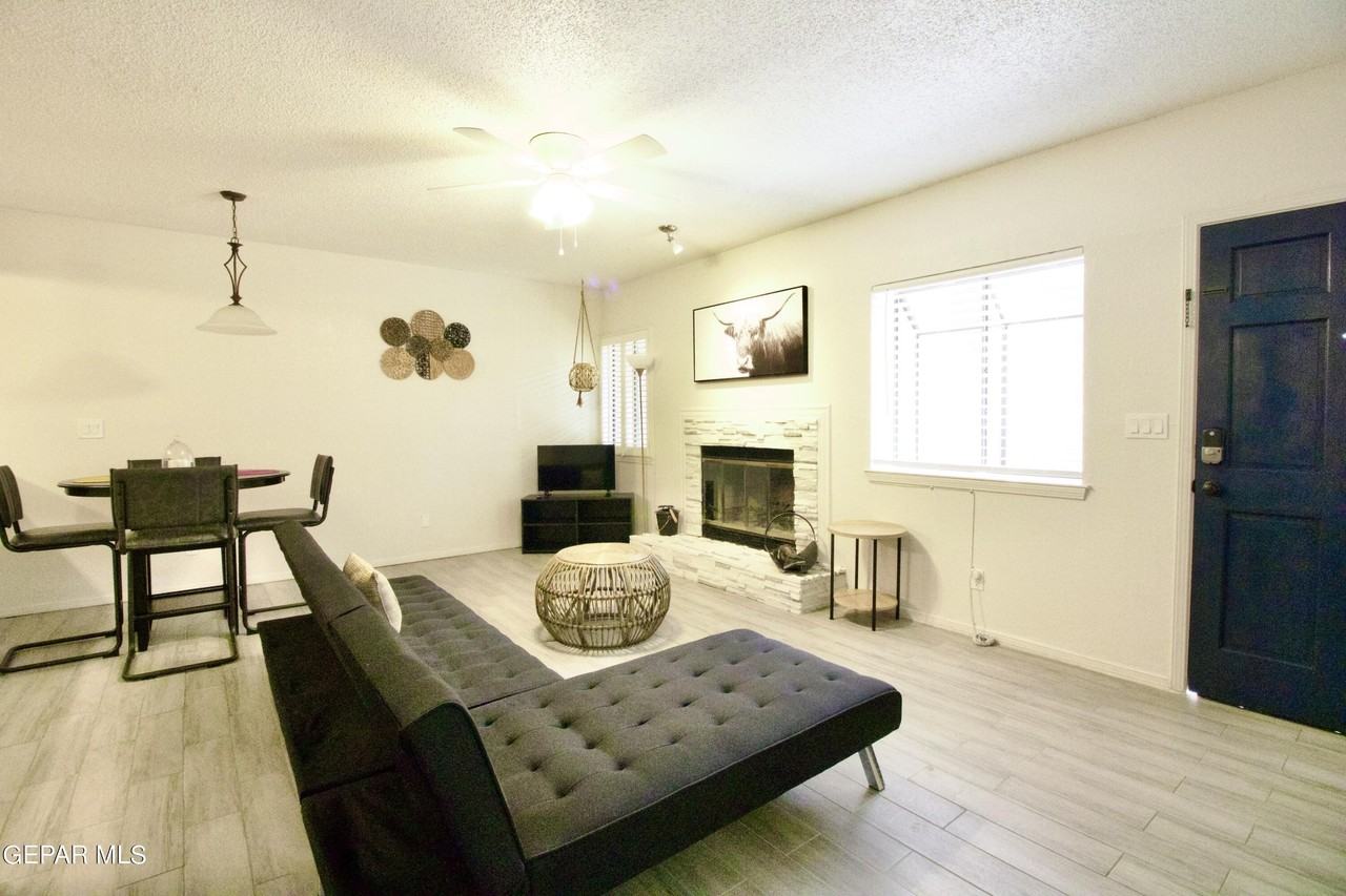 4614 N Stanton St #C17 - Photo 7 of 23