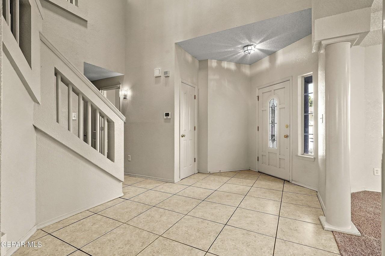 1315 Olga Mapula Dr - Photo 4 of 38