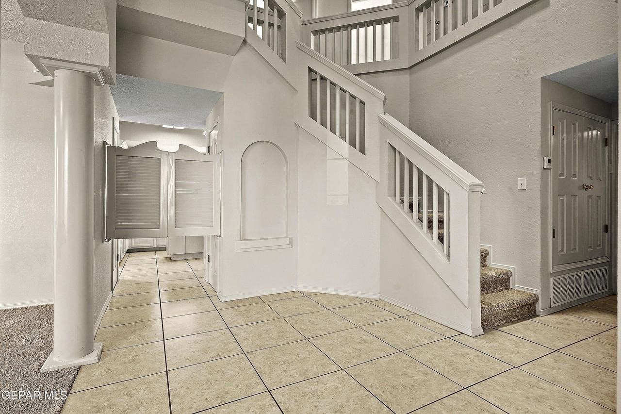 1315 Olga Mapula Dr - Photo 5 of 38