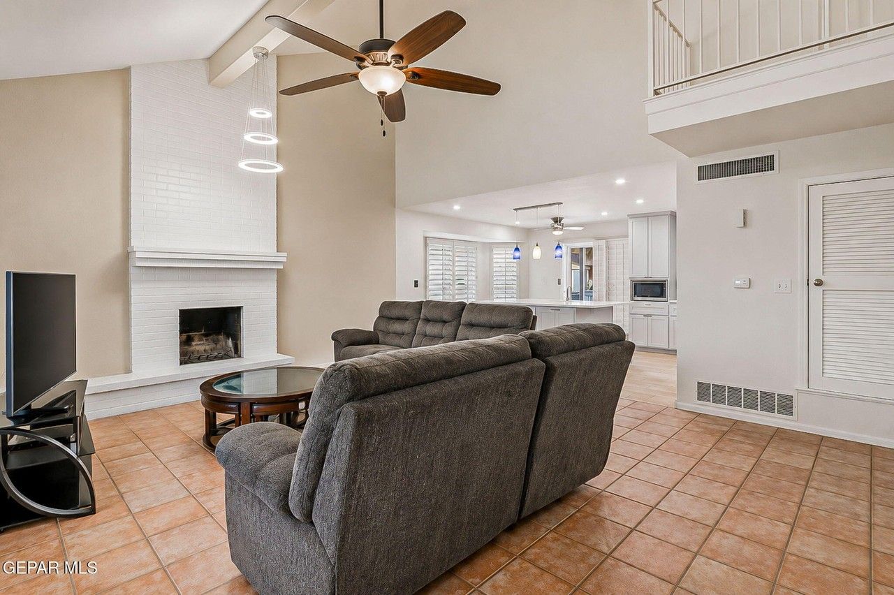 4504 Maj Sprague Ave - Photo 5 of 34