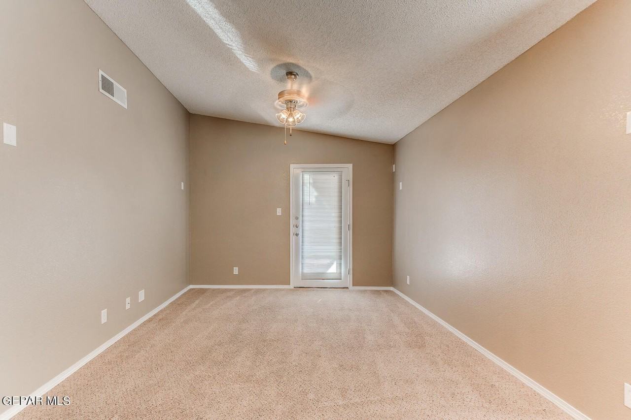 3289 Emerald Point Dr - Photo 6 of 26