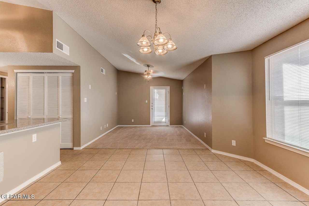 3289 Emerald Point Dr - Photo 7 of 26