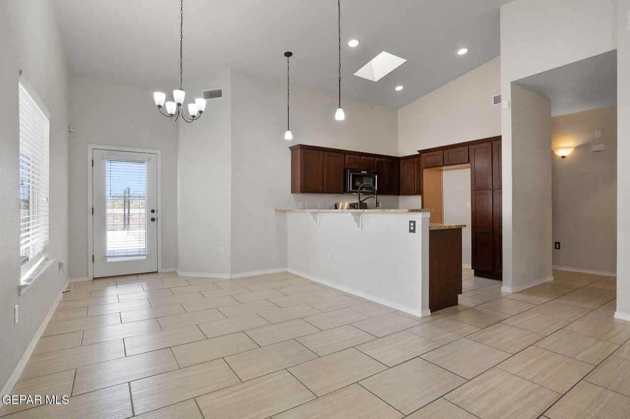 14362 Loma Esmeralda Dr - Photo 6 of 33