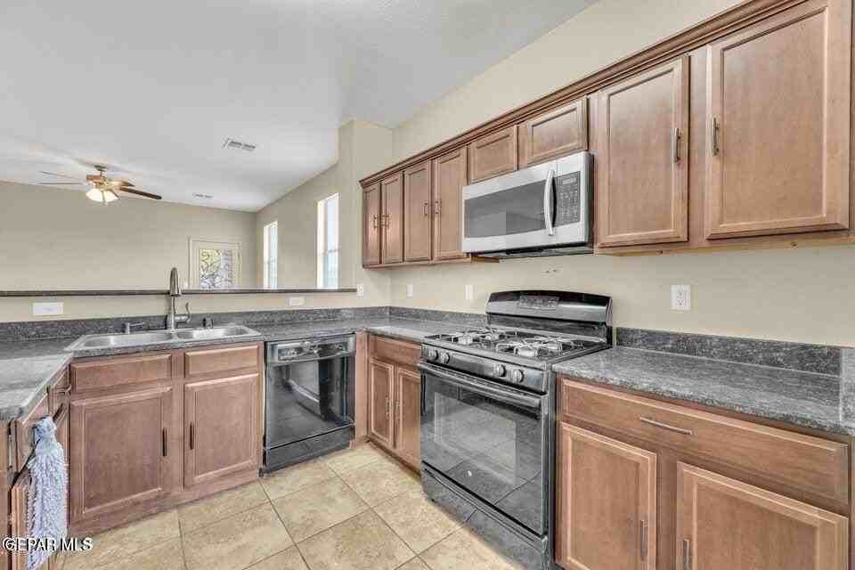14652 Oldenberg Ct - Photo 4 of 13