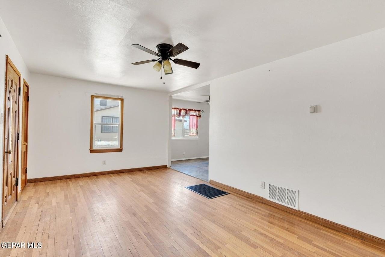 5608 Pollard St - Photo 2 of 18
