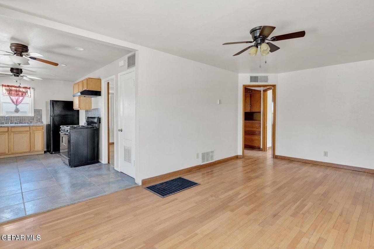 5608 Pollard St - Photo 3 of 18