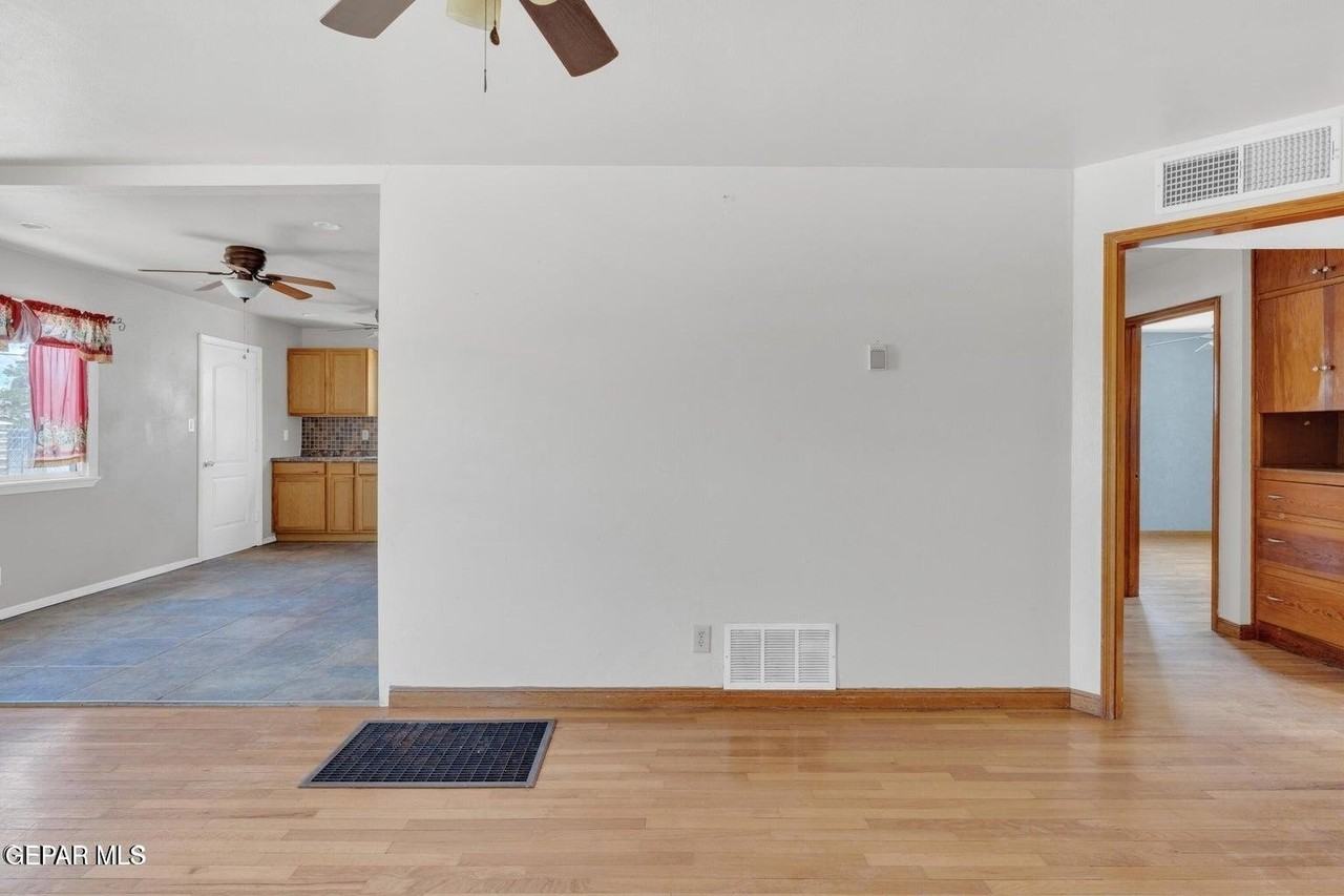 5608 Pollard St - Photo 4 of 18