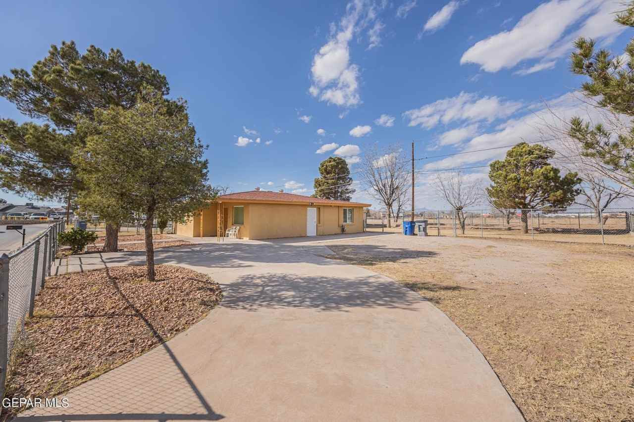 213 Carnes Rd - Photo 2 of 15