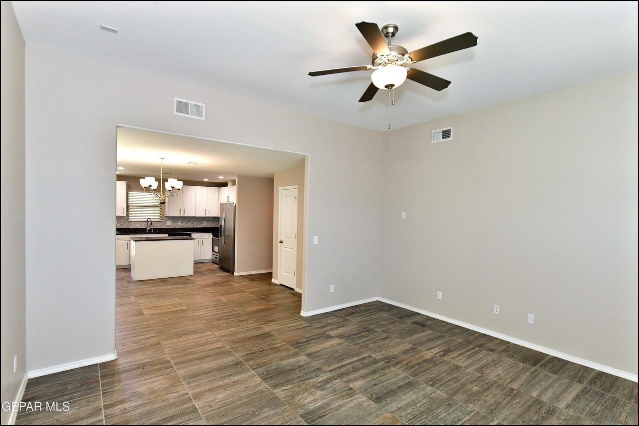 963 Aircoupe Way - Photo 7 of 47