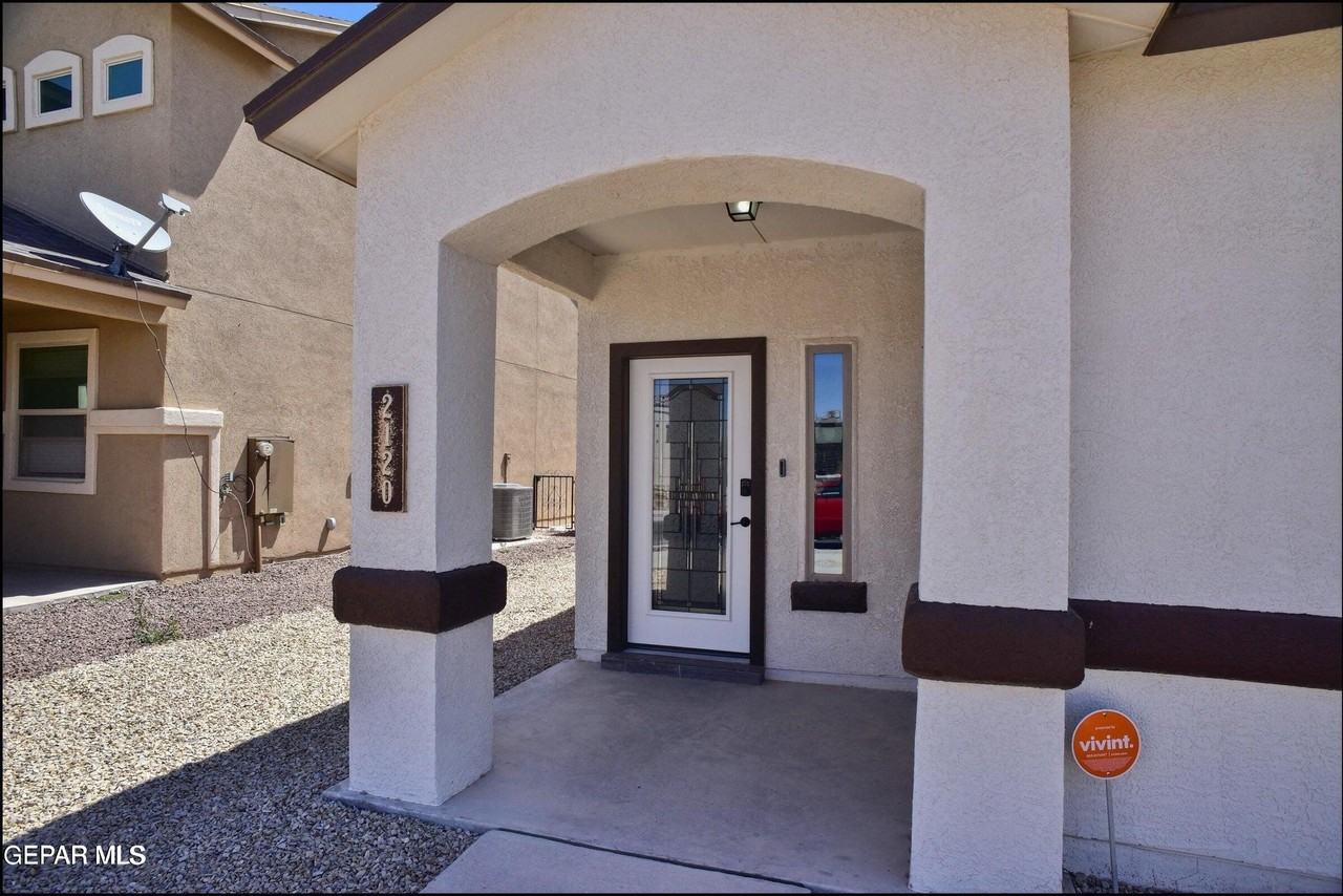 2120 Thomas Lackland St - Photo 2 of 41
