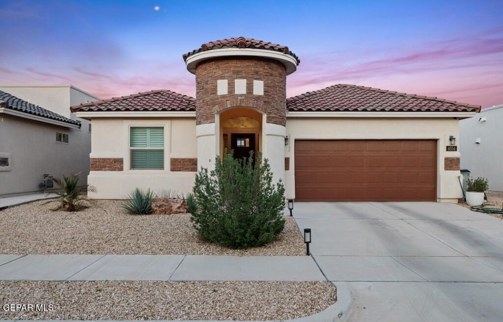 4556 Marisabel Azcarate St - Photo 5 of 41