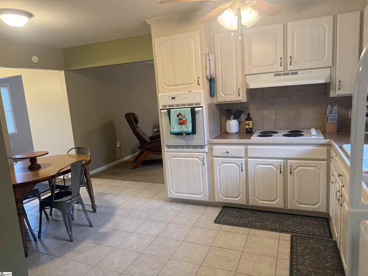 16 Ellesmere Dr - Photo 5 of 28