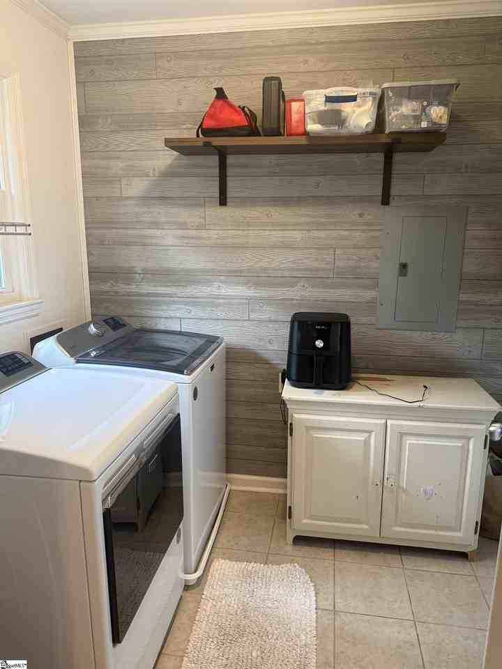 16 Ellesmere Dr - Photo 7 of 28