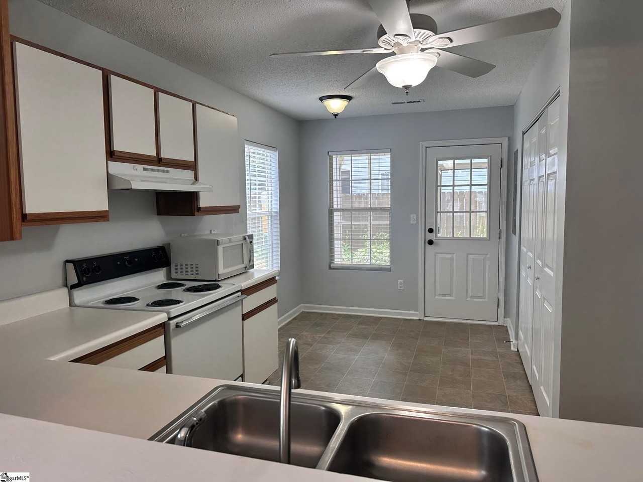 102 Hammett Grove Ln - Photo 6 of 24