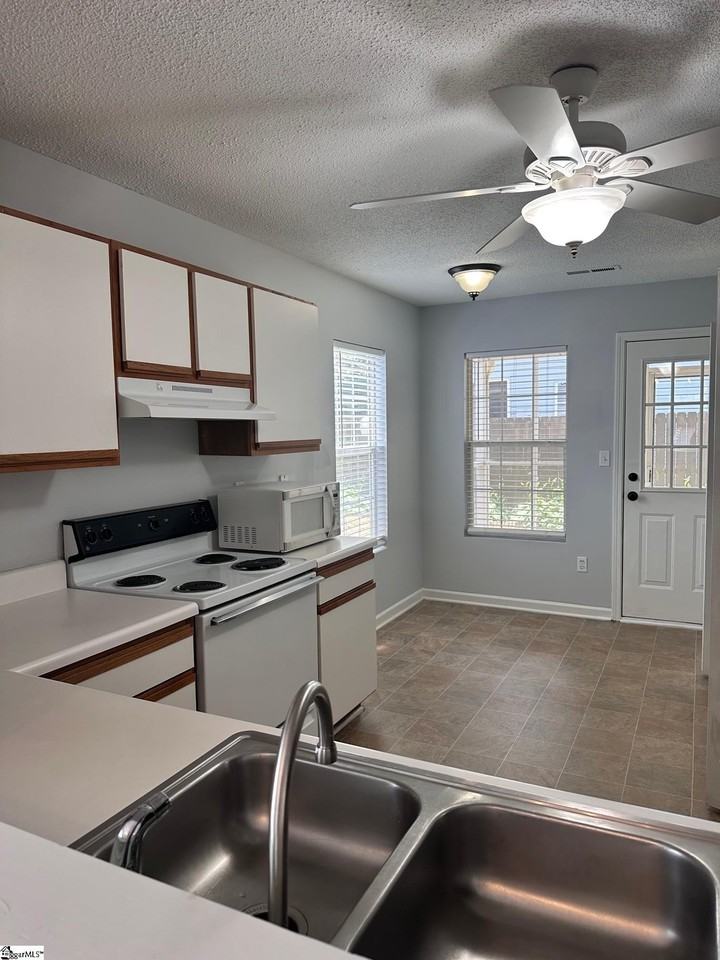 102 Hammett Grove Ln - Photo 7 of 24