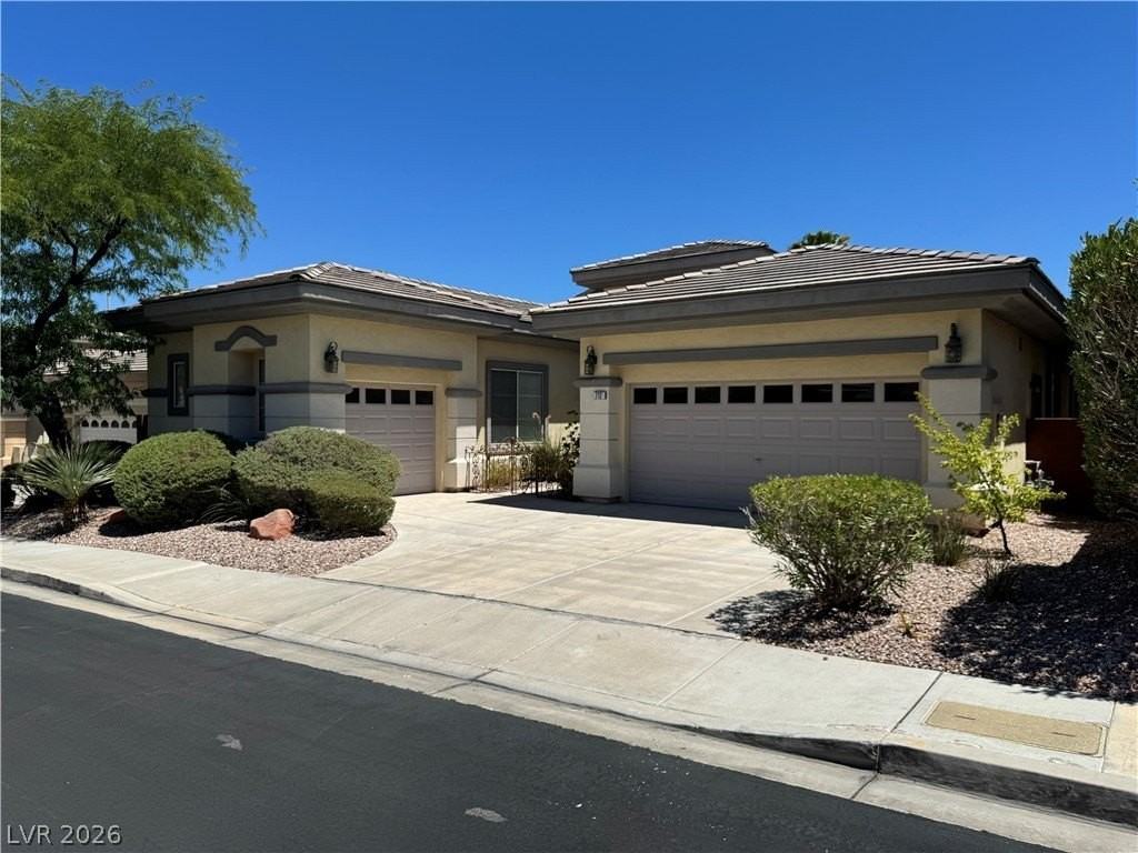 712 Pinnacle Heights Ln - Photo 2 of 48