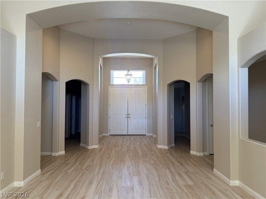 712 Pinnacle Heights Ln - Photo 4 of 48