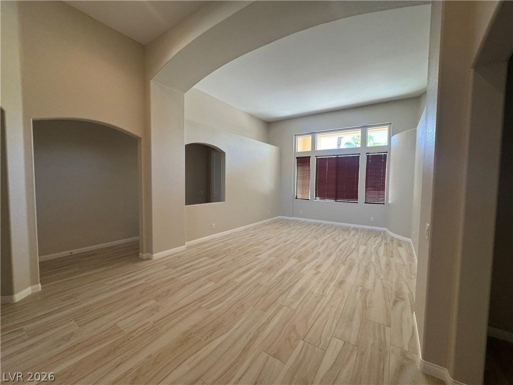 712 Pinnacle Heights Ln - Photo 7 of 48